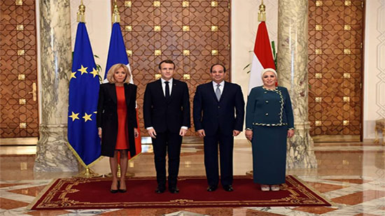 بالصور.. زوجة الرئيس الفرنسي سعيدة بزيارة مصر