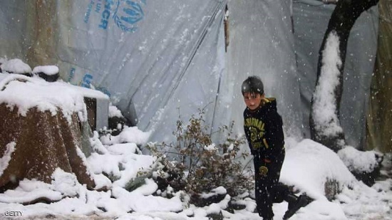 وفاة عشرات الأطفال جراء البرد بمخيم للنازحين السوريين
