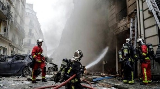 مقتل 10 وإصابة 37 في حريق ضخم بفرنسا

