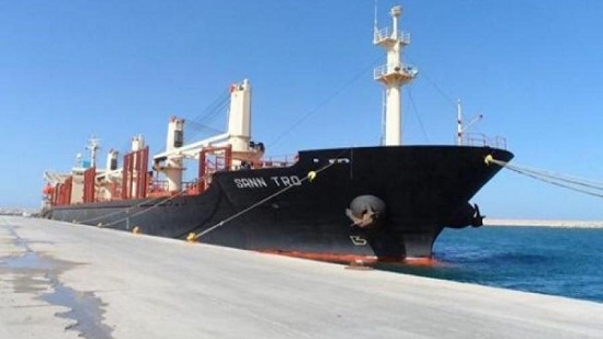 التحالف العربي: إصدار تصاريح لـ22 سفينة غذائية ونفطية لدخول اليمن
