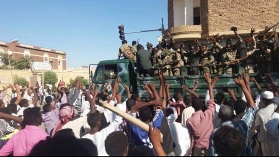 متظاهرين السودان