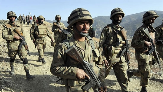 مقتل جنديين باكستانيين في تجدد الاشتباكات مع الجيش الهندي