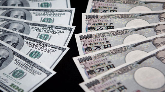 الدولار يرتفع إلى 111.9 ين يابانى فى طوكيو