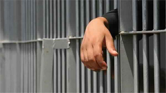 السجن المشدد 3 سنوات لمتهمين بسرقة مواطن بالإكراه بالبدرشين