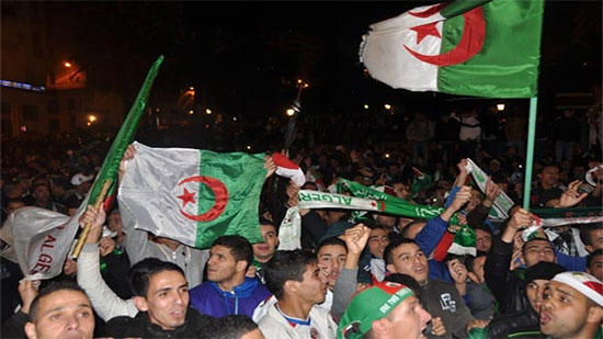 عاجل .. الجزائريين يحتفلون في الشوارع بعد إعلان بوتفليقة عدم ترشحه في انتخابات الرئاسة 