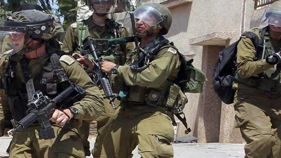الجيش الإسرائيلي يطلق النار على 3 أشخاص تسللوا من قطاع غزة
