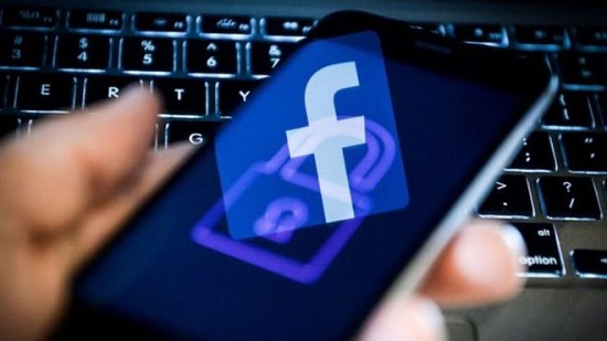 فضيحة جديدة لفيس بوك.. الموقع يعرض بيانات ملايين المستخدمين للسرقة
