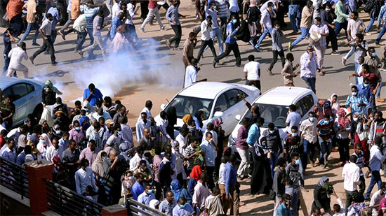 مظاهرات جديدة في السودان.. والشرطة تطلق الغاز المسيل للدموع