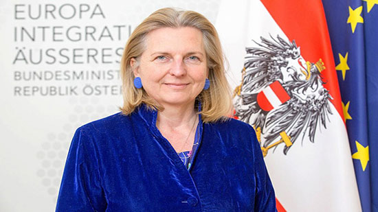 وزيرة الخارجية النمساوية تزور مراكز تعليمية لمنظمة كاريتاس الخيرية الكاثوليكية 