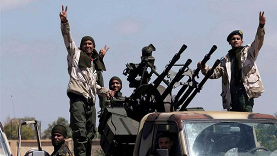 الجيش الليبي يشن غارة جوية على مسلحين في محيط مطار طرابلس