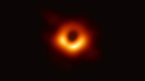 الثقب الأسود في الفضاء