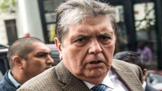 رئيس البيرو السابق ينتحر قبل توقيفه في فضيحة فساد