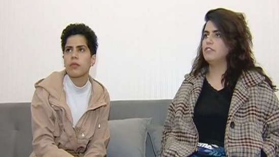 بعد هروبهما إلى جورجيا.. فتاتان سعوديتان: كنا نعامل كالعبيد
