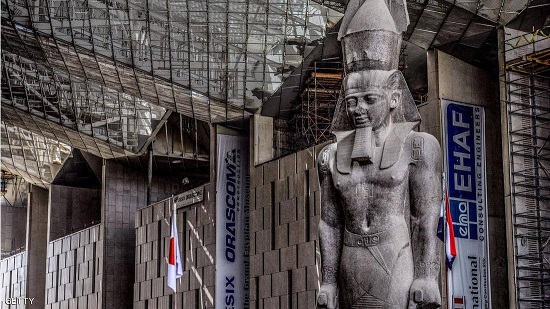 مصر تزيح الستار عن تمثال رمسيس الثاني
