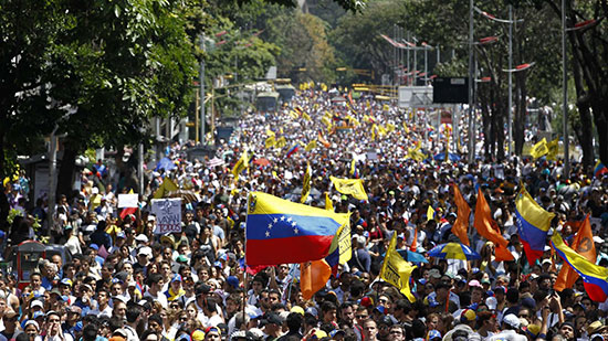 السلطة الفنزويلية تدعو لتظاهرات جديدة في مواجهة احتجاجات المعارضة