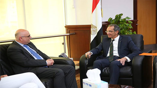 وزير الاتصالات يناقش مع وفد البنك الدولي زيادة انتشار الانترنت فائق السرعة في مصر