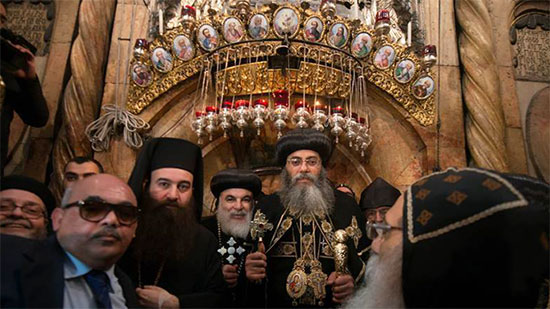 مطران القدس يترأس قداس الجمعة الحزينة 