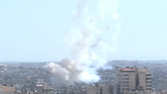  إطلاق 50 صاروخًا من غزة تجاه إسرائيل
