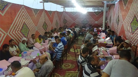القوات المسلحة تقيم موائد إفطار رمضانية بالمحافظات