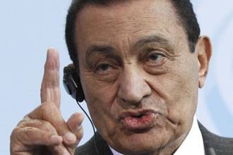 مبارك يخضع لاستئصال المرارة بألمانيا.. ويسند مهامه لنظيف