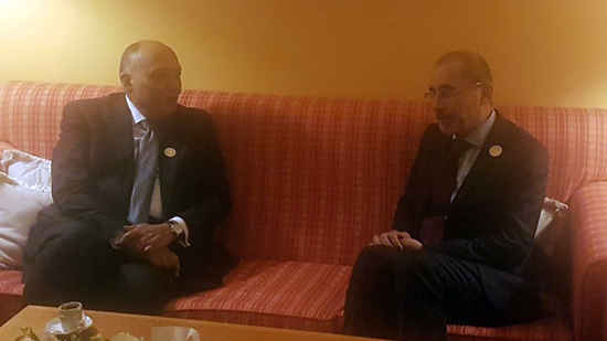 وزير الخارجية يلتقي نظيره الأردني أثناء الاجتماع التحضيري لمؤتمر القمة الإسلامي
