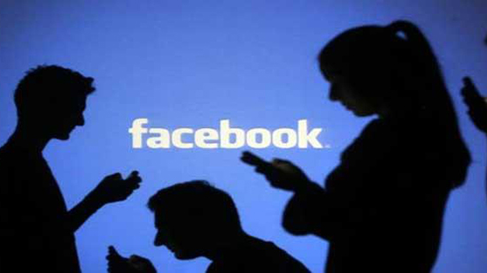 تقرير بريطانى: المسلمون يقضون 58 مليون ساعة إضافية على «فيسبوك» برمضان
