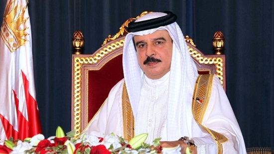  العاهل البحريني: نتمنى لمصر قيادة وشعبا الخير والازدهار
