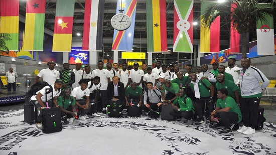  وصول منتخبي نيجيريا وزيمبابويا للقاهرة لخوض منافسات كأس الأمم الأفريقية
