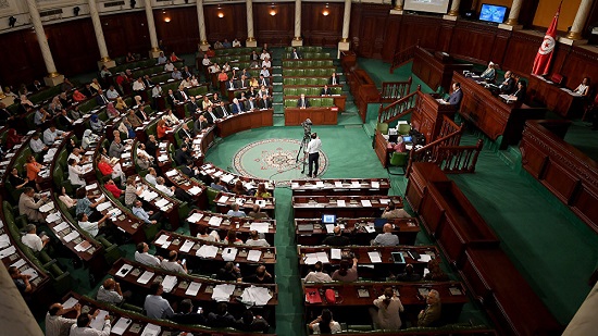 برلمان تونس يقر تعديلات قانونية تهدد فرص مرشحين قبل أشهر من الانتخابات
