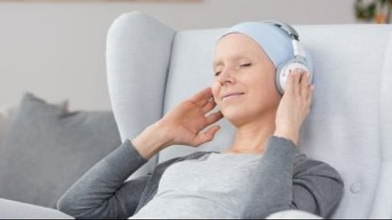الموسيقى تخفف من آلام مرضى السرطان

