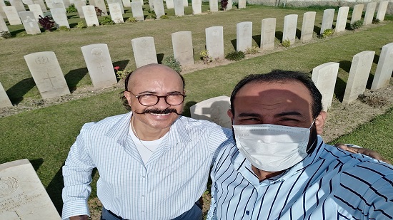  بالصور . قصة شاب من جامايكا جاء إلى الإسكندرية للبحث عن قبر جندي من الحرب العالمية الأولى 