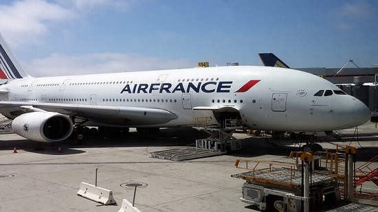 طائرة للخطوط الفرنسية تهبط اضطراريا في مطار باكو الدولي