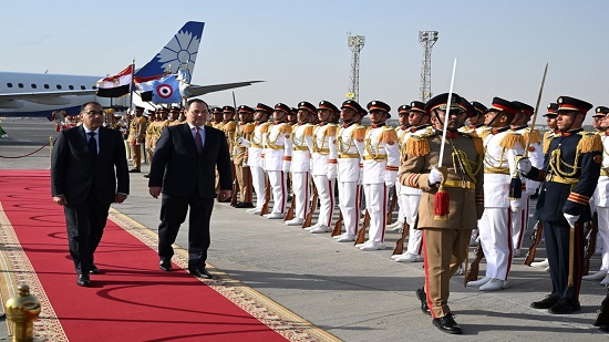  رئيس الوزراء يستقبل نظيره البيلاروسي بمطار القاهرة