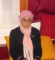 سنية دوجاني : طاعة الحجاب , ومعصية حلق الشعر !!