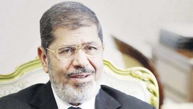 مرسي يوجه دعوة للقاء البابا الجديد في قصر الرئاسة
                        