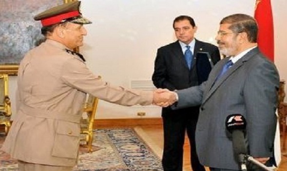 سامي عنان في لقاء سابق مع مرسي المعزول
