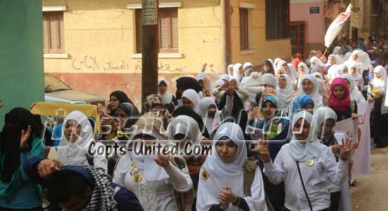 الإخوان يستعينوا بأطفال مدارس بنى سويف لدعم مرسي