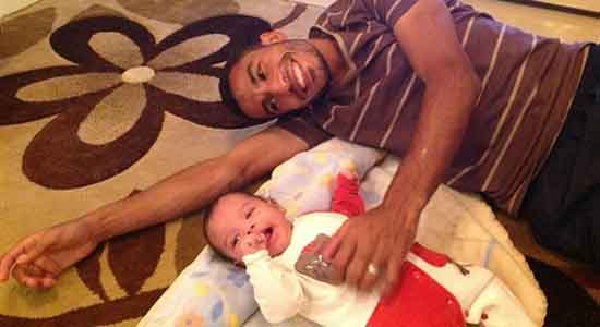 عرفات ينشر صورة ابنه بعد وفاته
