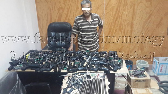 حبس عامل يدير ورشة لتصنيع الأسلحة بمنزله في المحلة