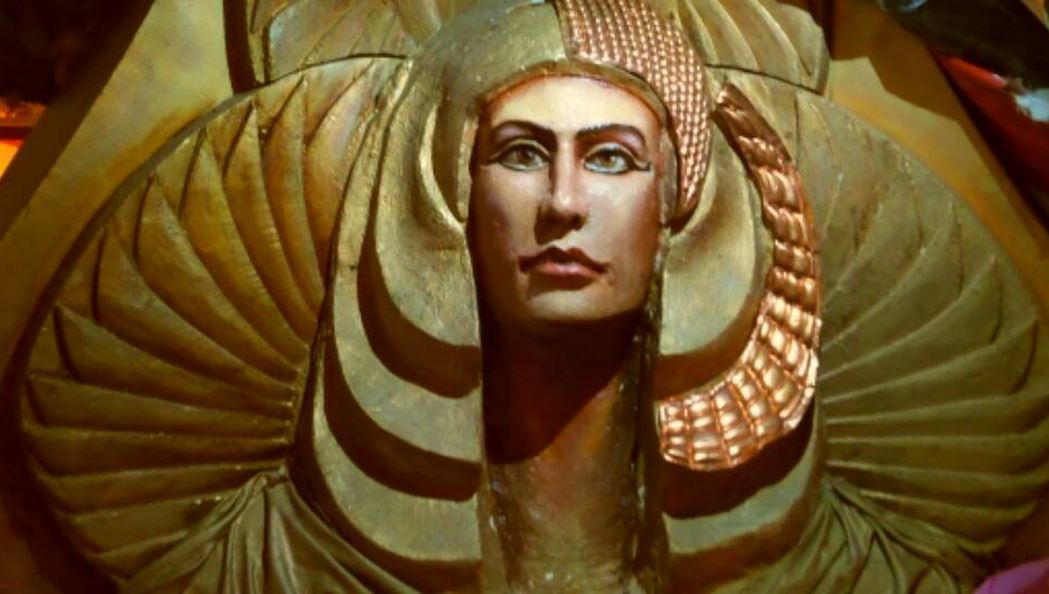  سرقة تمثال الإسكندر الأكبر وكليوباترا وتحطيم آخر بالإسكندرية