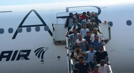 وصول 319 من المصريين العائدين من ليبيا