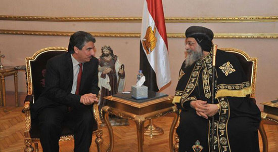  سفراء الدول الأجنبية لدى مصر يقدمون العزاء للبابا تواضروس