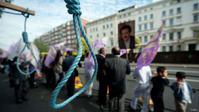 يتظاهر المعارضون الإيرانيون في الخارج ضد أحكام الإعدام التي تنفذها سلطات بلادهم