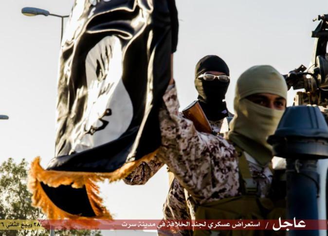 عرض عسكري لـ«داعش» في شوارع «سرت» الليبية