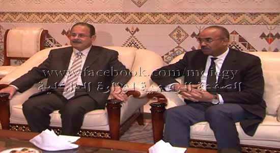 وصول عبد الغفار للجزائر للمشاركة بمؤتمر وزراء الداخلية العرب