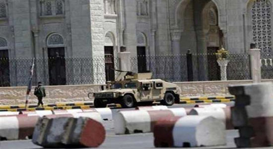 الحوثيين ينسحبون من القصر الرئاسي في عدن