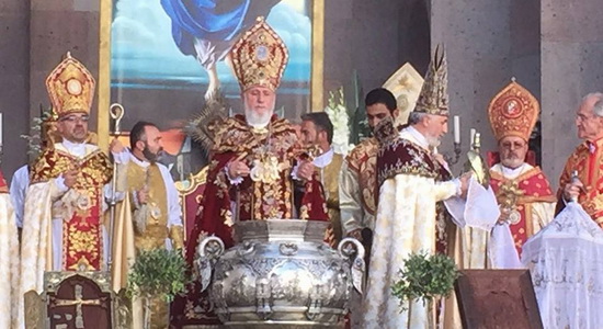 البابا يرسل وفدًا كنسيًا لأرمينيا للمشاركة في الميرون المقدس