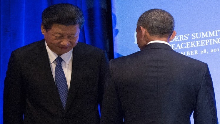 الرئيسان الأمريكي باراك أوباما والصيني شي جين بينغ على هامش اجتماعات الجمعية العامة للأمم المتحدة في مانهاتن، نيويورك 28 سبتمبر 2015