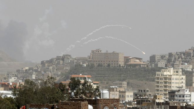 اتهم الحوثيون التحالف بغزو اليمن واستهداف بنيته التحتية.