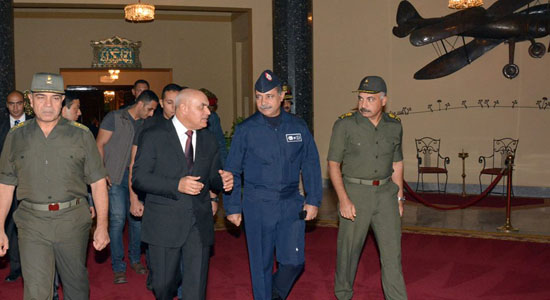  وزير الدفاع يعود إلى القاهرة بعد زيارة رسمية لقبرص